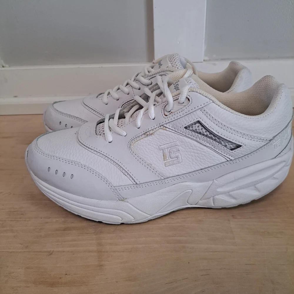 TS Sport White Leather Walking Shoes – Size 9.5